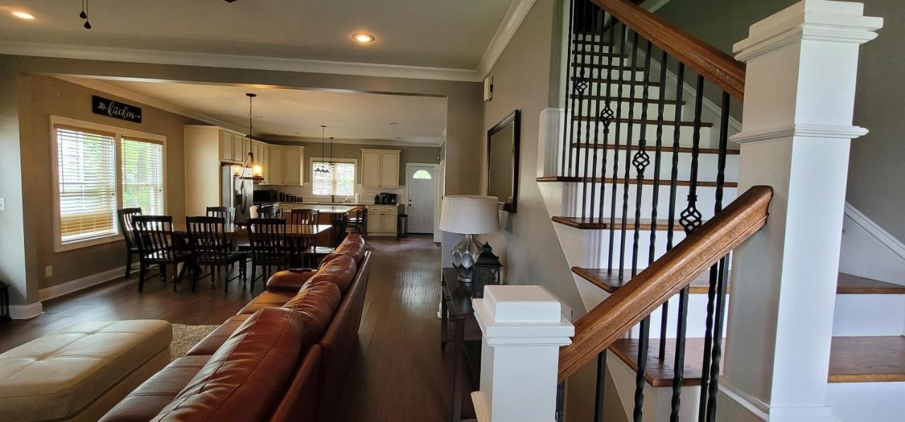 Spacious Deluxe House For You, Your Family And Friends Charlotte Exteriér fotografie